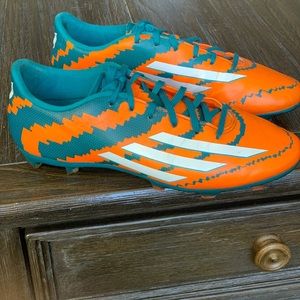 Men Sz. 7 - Adidas Messi 10.3 FG Soccer Cleats.  Style Code:M29570